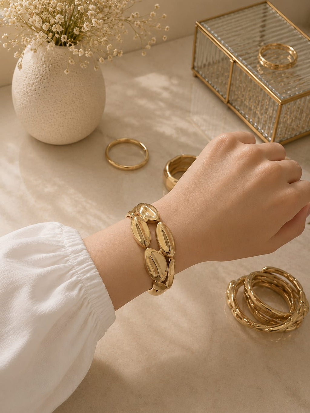 Nova Pebble bangle – Gold
