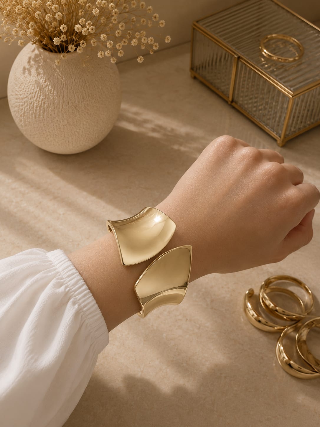 Luna Sculpted Cuff – Gold